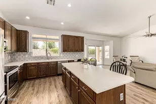 8775 W Kathleen Rd, Peoria, AZ 85382 - Photo 4