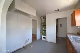 1912 W Monte Vista Rd, Phoenix, AZ 85009 - Photo 10