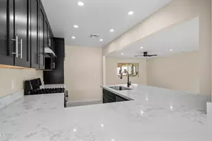 1325 E Avalon Dr, Phoenix, AZ 85014 - Photo 16