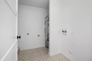 1325 E Avalon Dr, Phoenix, AZ 85014 - Photo 30