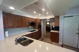 17652 N Del Webb Blvd, Sun City, AZ 85373 - Photo 12