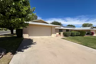 17652 N Del Webb Blvd, Sun City, AZ 85373 - Photo 2