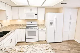 9730 N 94th Pl, Scottsdale, AZ 85258 - Photo 2