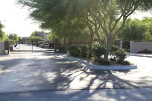 898 E Del Rio St, Chandler, AZ 85225 - Photo 28
