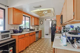 11001 W Granada Dr, Sun City, AZ 85373 - Photo 10