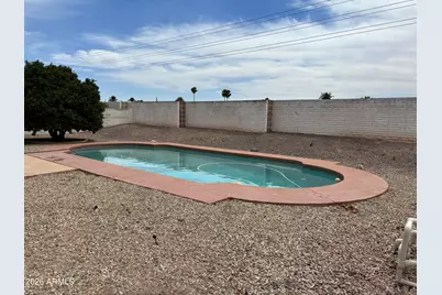 11001 W Granada Drive, Sun City, AZ 85373 - Photo 4