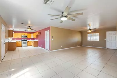 6401 E Fox Hollow Lane, San Tan Valley, AZ 85140 - Photo 8