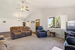 2746 Pineview Ct, Overgaard, AZ 85933 - Photo 10