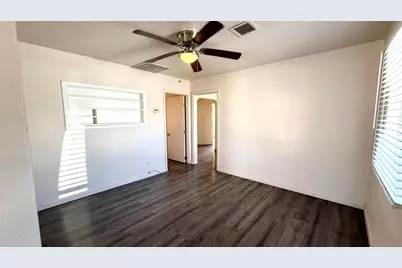 5547 W Gardenia Avenue, Glendale, AZ 85301 - Photo 8