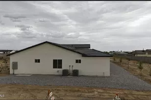 24025 W Beacon Ln, Wittmann, AZ 85361 - Photo 4