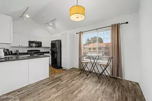 1633 E Lakeside Dr, Gilbert, AZ 85234 - Photo 10