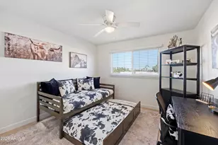 8107 E Vista Dr, Scottsdale, AZ 85250 - Photo 16