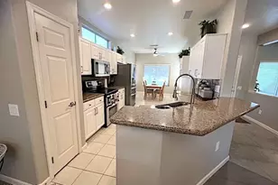 15628 W Hidden Creek Ln, Surprise, AZ 85374 - Photo 10