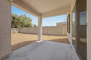 136 W Latona Rd, Phoenix, AZ 85041 - Photo 42