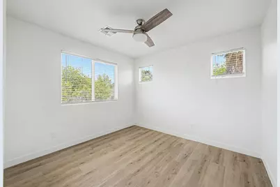 136 W Latona Road, Phoenix, AZ 85041 - Photo 24