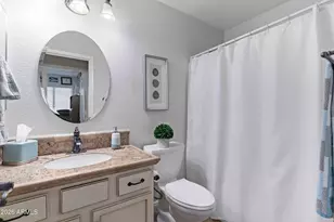 1566 N Rockwell Ct, Gilbert, AZ 85234 - Photo 12