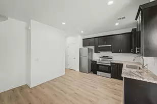 105 W Latona Rd, Phoenix, AZ 85041 - Photo 14