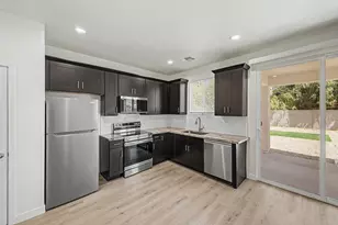 105 W Latona Rd, Phoenix, AZ 85041 - Photo 16