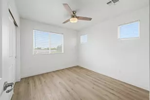 105 W Latona Rd, Phoenix, AZ 85041 - Photo 34