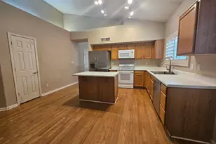 1867 E Brentrup Dr, Tempe, AZ 85283 - Photo 4