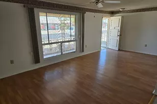 15457 N Ridgeview Rd, Sun City, AZ 85351 - Photo 14