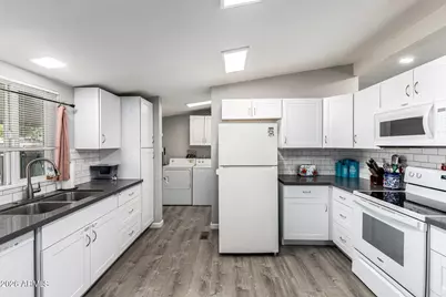 16021 N 70th Avenue, Peoria, AZ 85382 - Photo 8