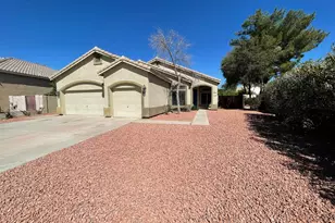 686 W Del Rio St, Gilbert, AZ 85233 - Photo 2