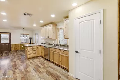 640 S Mountain Pines Avenue, Show Low, AZ 85901 - Photo 10