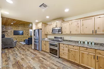 640 S Mountain Pines Avenue, Show Low, AZ 85901 - Photo 12