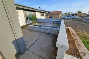 15247 N 52nd Ave, Glendale, AZ 85306 - Photo 2