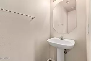 4631 E Lone Cactus Dr, Phoenix, AZ 85050 - Photo 12