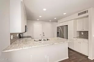 4631 E Lone Cactus Dr, Phoenix, AZ 85050 - Photo 6