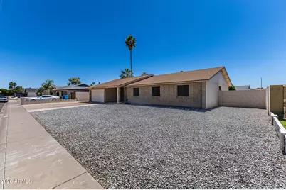 2135 W Kerry Lane, Phoenix, AZ 85027 - Photo 2