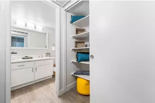 2025 W Indian School Rd, Phoenix, AZ 85015 - Photo 8