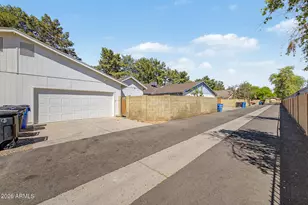 811 E Linda Ln, Gilbert, AZ 85234 - Photo 40