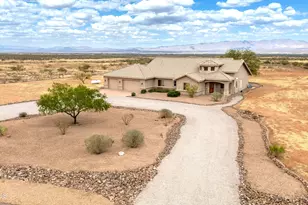 6754 E Roberto Loop, Hereford, AZ 85615 - Photo 2