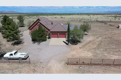 821 W Justin Street, Pearce, AZ 85625 - Photo 4