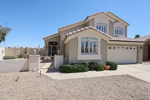 8929 W Lisbon Ln, Peoria, AZ 85381 - Photo 2