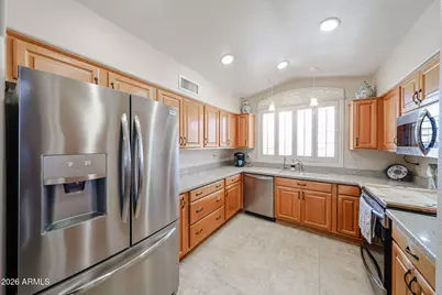 8929 W Lisbon Lane, Peoria, AZ 85381 - Photo 14