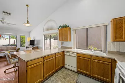 9850 W Menadota Drive, Peoria, AZ 85382 - Photo 18