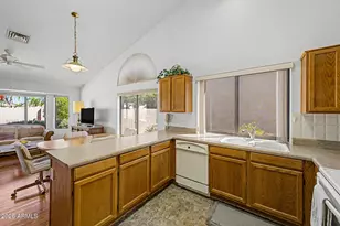 9850 W Menadota Dr, Peoria, AZ 85382 - Photo 18