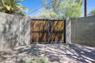 1326 E Avalon Drive, Phoenix, AZ 85014 - Photo 32