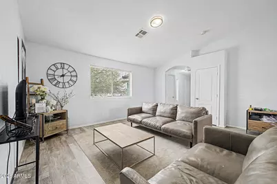 2722 E Marguerite Avenue, Phoenix, AZ 85040 - Photo 4