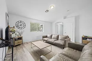 2722 E Marguerite Ave, Phoenix, AZ 85040 - Photo 4