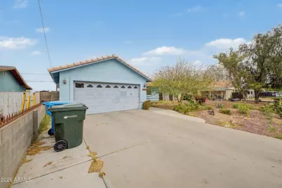 2722 E Marguerite Avenue, Phoenix, AZ 85040 - Photo 2