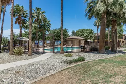 2954 E Donner Drive, Phoenix, AZ 85042 - Photo 38