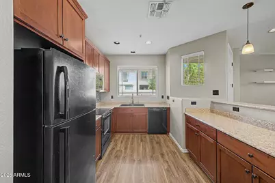 2954 E Donner Drive, Phoenix, AZ 85042 - Photo 8