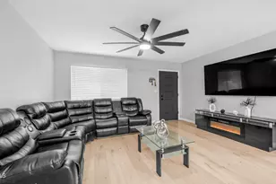 4146 W Desert Hills Dr, Phoenix, AZ 85029 - Photo 4