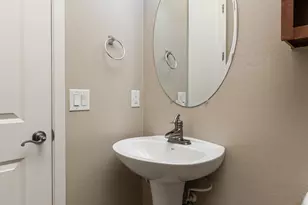 24212 N 24th Pl, Phoenix, AZ 85024 - Photo 6
