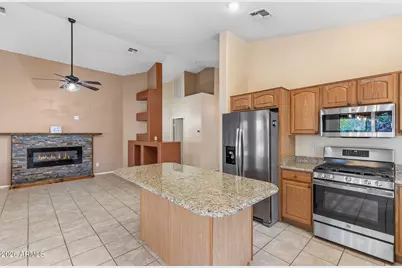 18064 W Buena Vista Drive, Surprise, AZ 85374 - Photo 10